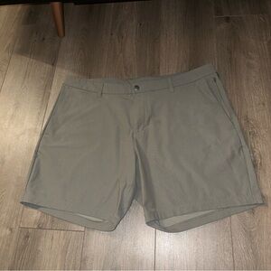 Lululemon Shorts Mens 40 Commission ABC Chino Green 7" Inseam Travel